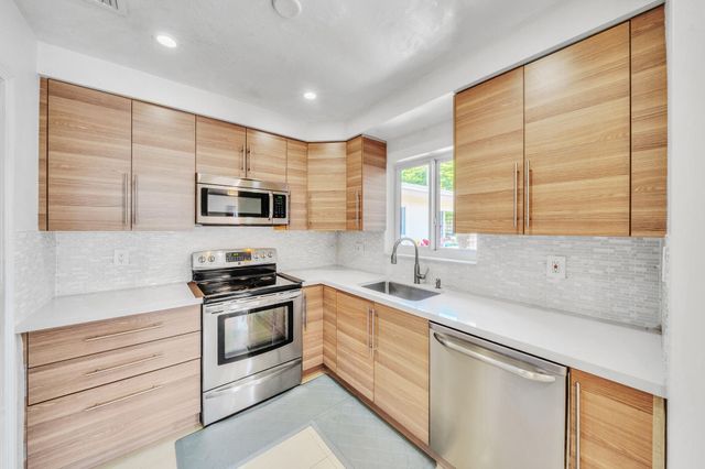 3291-3293 NE 18th Terrace 1-2, Oakland Park, FL 33306
