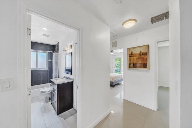 3291-3293 NE 18th Terrace 1-2, Oakland Park, FL 33306