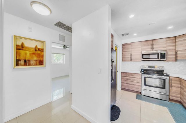 3291-3293 NE 18th Terrace 1-2, Oakland Park, FL 33306