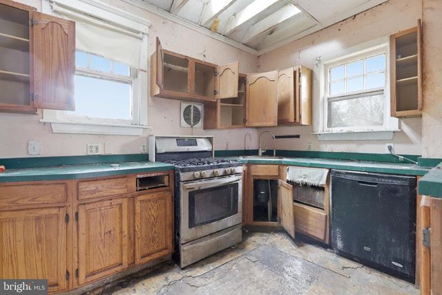 431 ALBANY AVE, Haddon Township, NJ 08108
