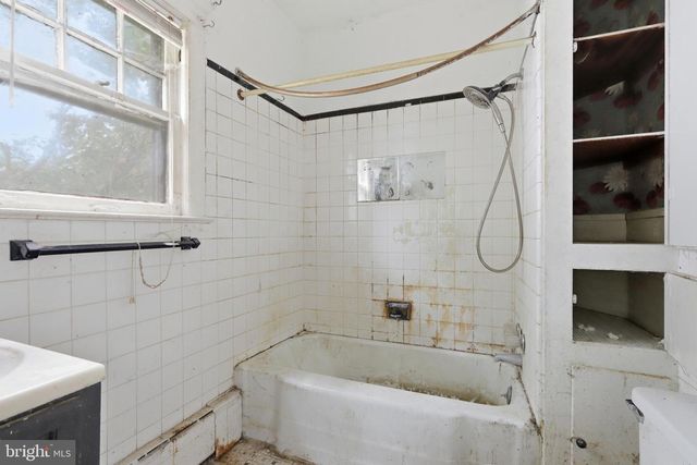 431 ALBANY AVE, Haddon Township, NJ 08108