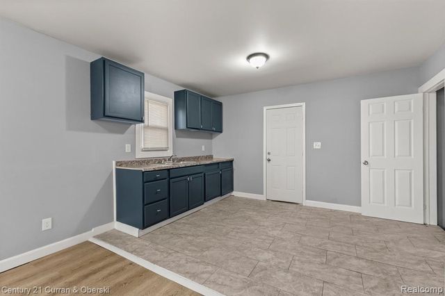 15840 Dexter Avenue, Detroit, MI 48238