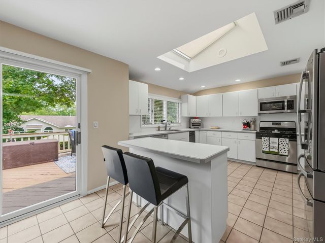 25 Preakness Lane, New City, NY 10956
