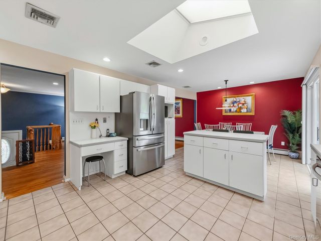 25 Preakness Lane, New City, NY 10956