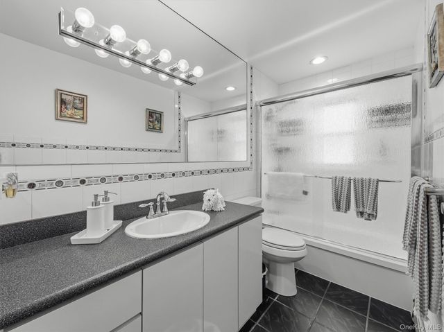 25 Preakness Lane, New City, NY 10956