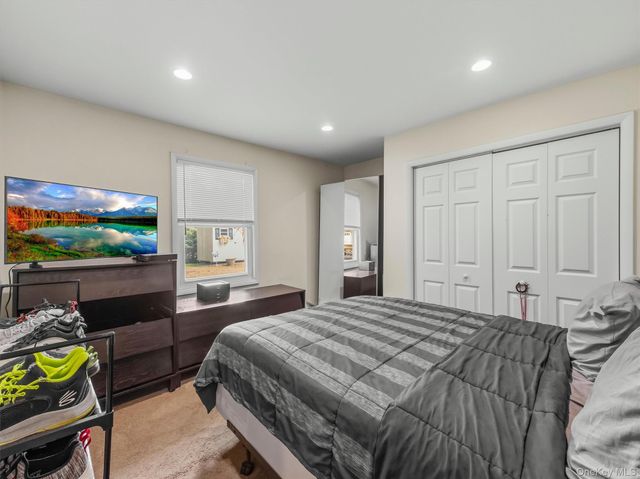 25 Preakness Lane, New City, NY 10956
