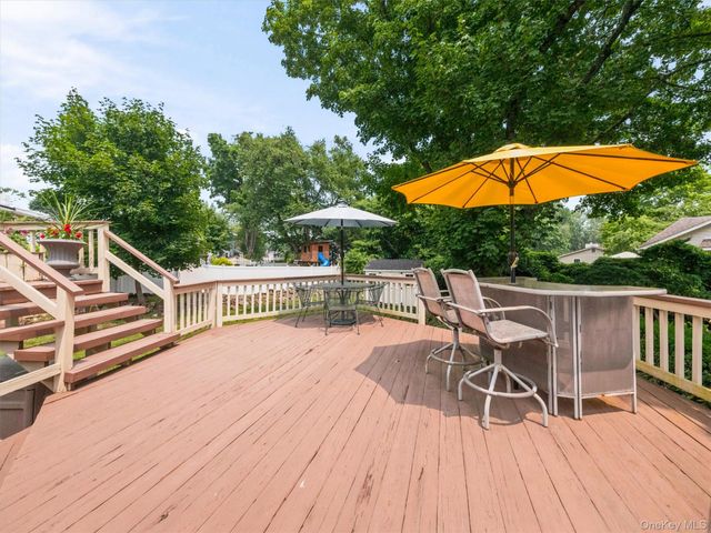 25 Preakness Lane, New City, NY 10956