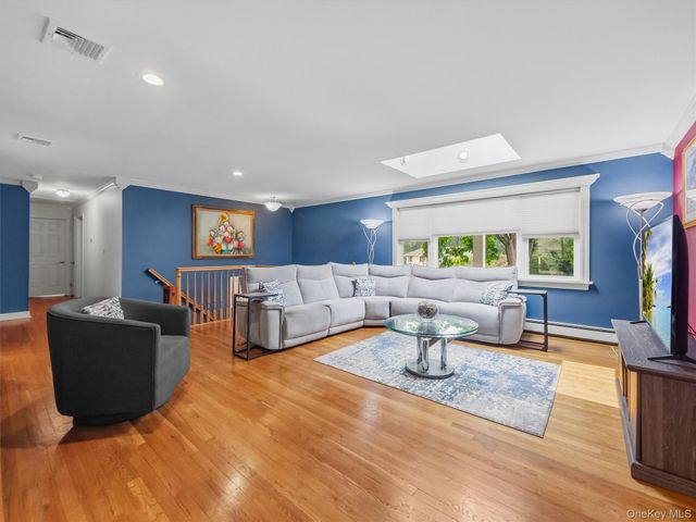 25 Preakness Lane, New City, NY 10956