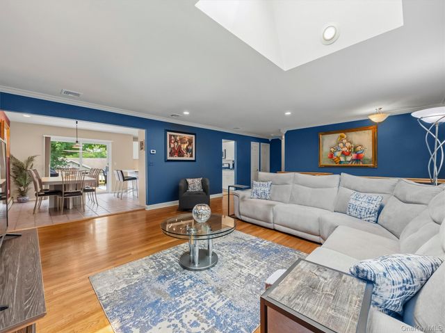 25 Preakness Lane, New City, NY 10956
