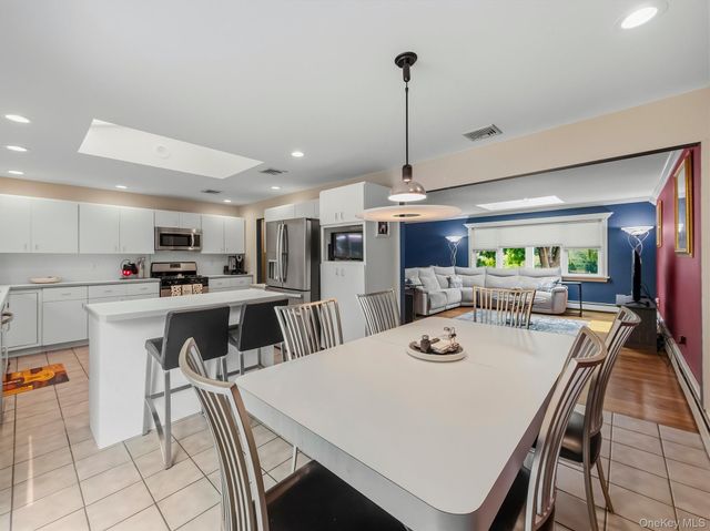 25 Preakness Lane, New City, NY 10956