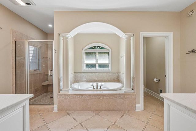 N48W25237 Aberdeen DRIVE, Pewaukee, WI 53072