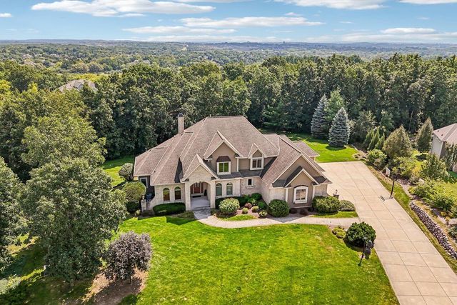 N48W25237 Aberdeen DRIVE, Pewaukee, WI 53072