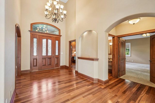 N48W25237 Aberdeen DRIVE, Pewaukee, WI 53072