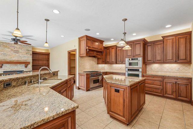 N48W25237 Aberdeen DRIVE, Pewaukee, WI 53072