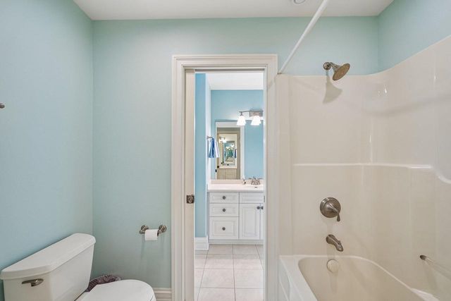 N48W25237 Aberdeen DRIVE, Pewaukee, WI 53072