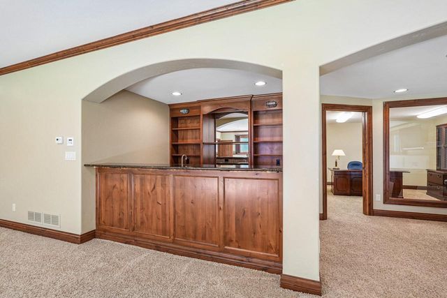 N48W25237 Aberdeen DRIVE, Pewaukee, WI 53072