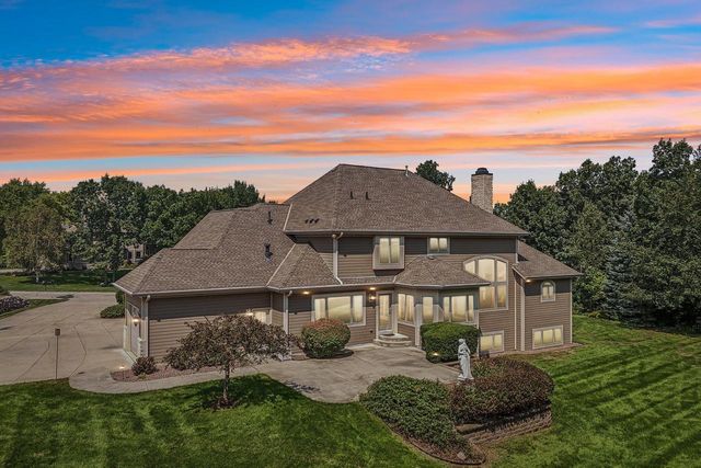 N48W25237 Aberdeen DRIVE, Pewaukee, WI 53072
