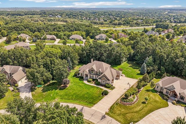 N48W25237 Aberdeen DRIVE, Pewaukee, WI 53072