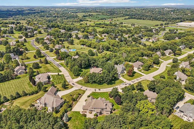 N48W25237 Aberdeen DRIVE, Pewaukee, WI 53072