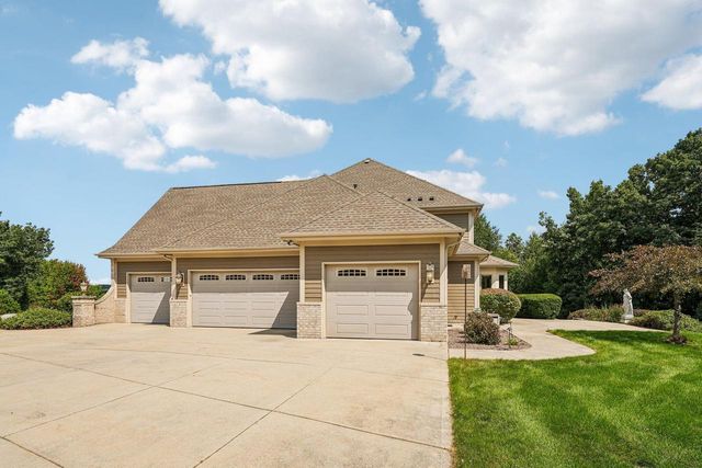 N48W25237 Aberdeen DRIVE, Pewaukee, WI 53072
