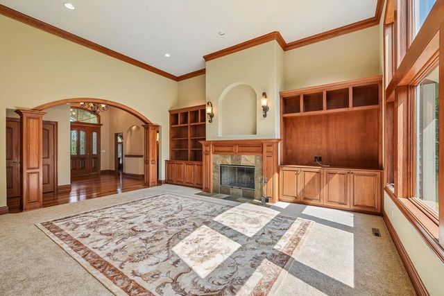N48W25237 Aberdeen DRIVE, Pewaukee, WI 53072