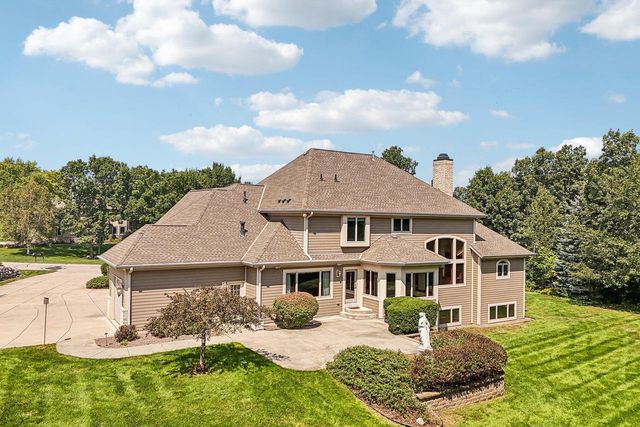 N48W25237 Aberdeen DRIVE, Pewaukee, WI 53072