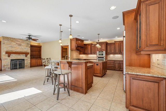 N48W25237 Aberdeen DRIVE, Pewaukee, WI 53072