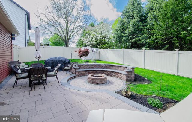 202 FEATHER DR, Shippensburg, PA 17257
