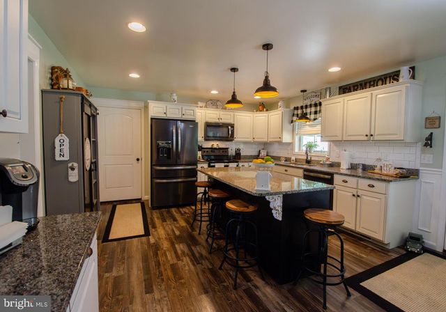 202 FEATHER DR, Shippensburg, PA 17257