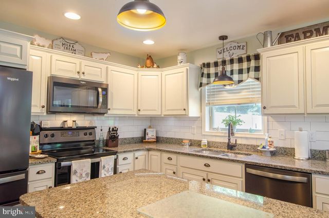 202 FEATHER DR, Shippensburg, PA 17257
