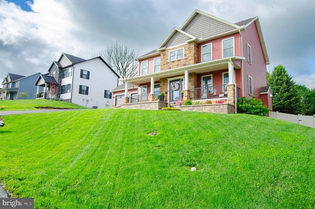 202 FEATHER DR, Shippensburg, PA 17257