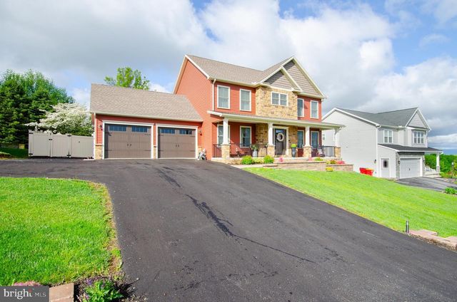 202 FEATHER DR, Shippensburg, PA 17257