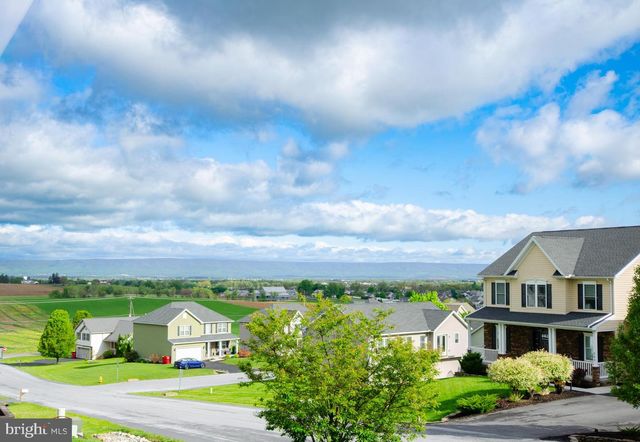 202 FEATHER DR, Shippensburg, PA 17257