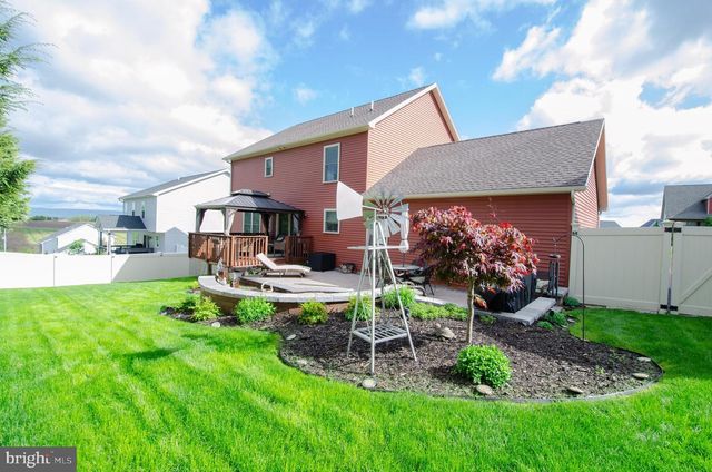 202 FEATHER DR, Shippensburg, PA 17257