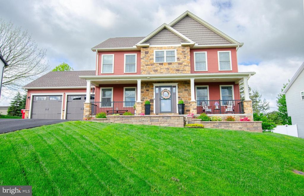 202 FEATHER DR, Shippensburg, PA 17257