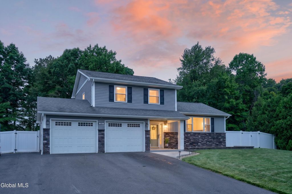 60 Denison Road, Colonie, NY 12309