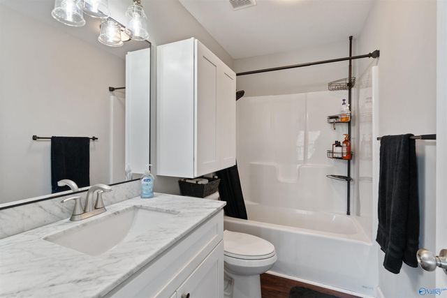 206 Rolling Hills Drive, Arab, AL 35016