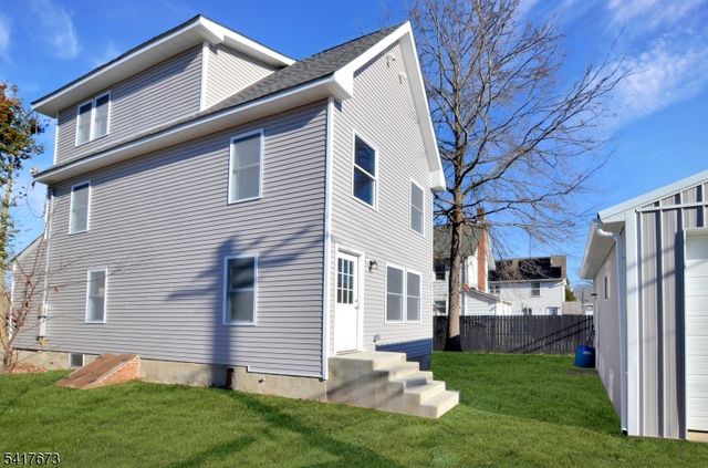 24 John St, Helmetta Boro, NJ 08828