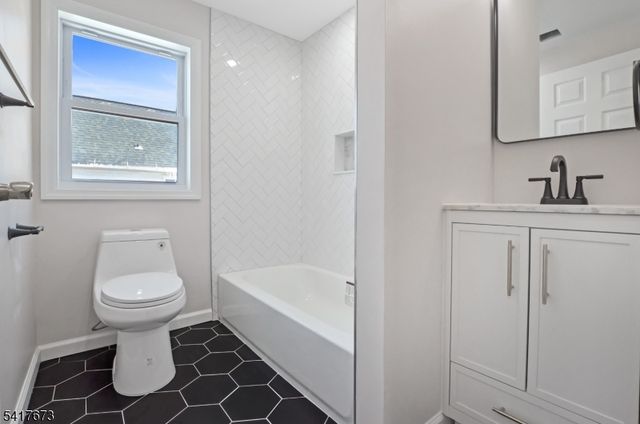 24 John St, Helmetta Boro, NJ 08828