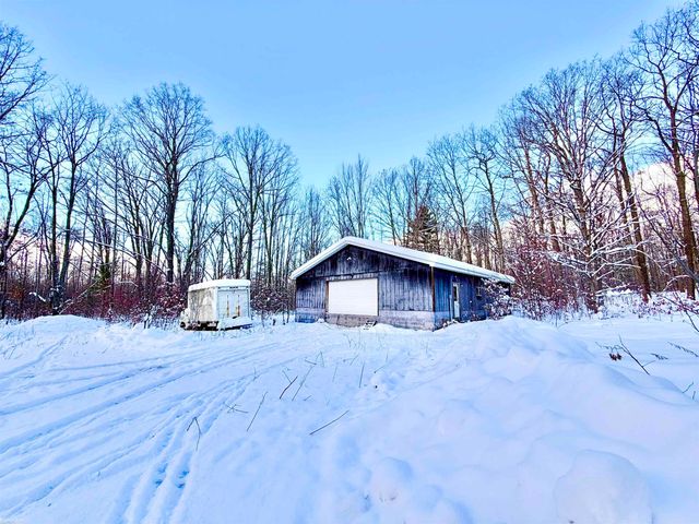 8404 N Dead Stream Road, Lyon Twp, MI 48653