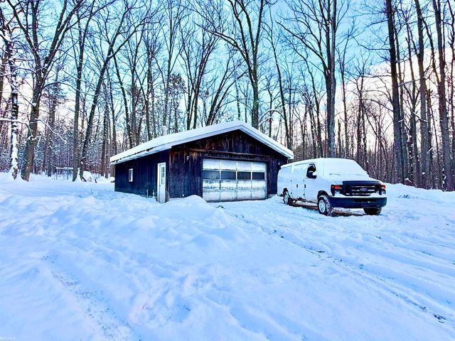 8404 N Dead Stream Road, Lyon Twp, MI 48653