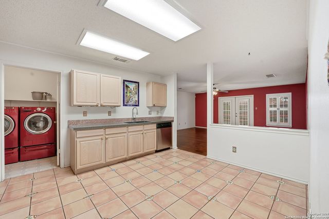 7911 New World, San Antonio, TX 78239