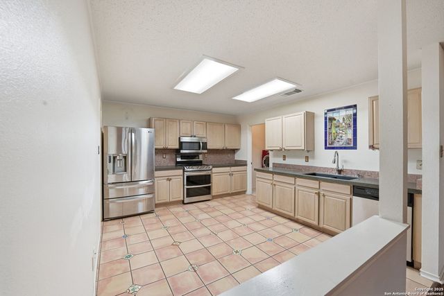 7911 New World, San Antonio, TX 78239