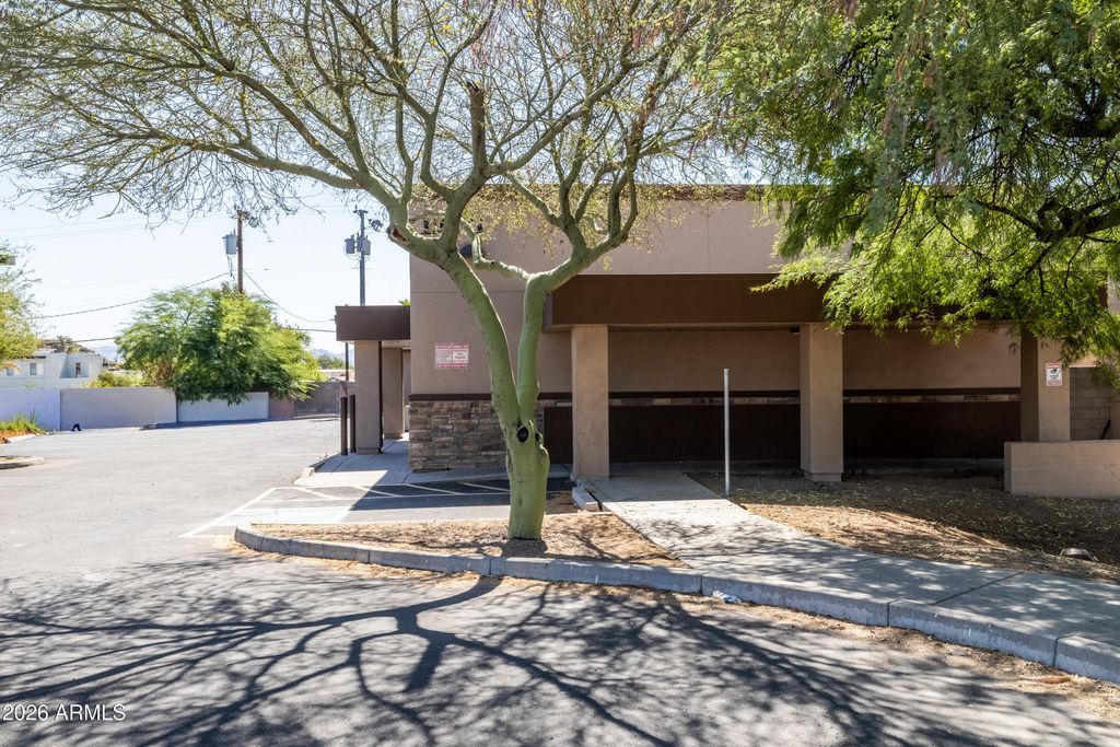 12821 N CAVE CREEK Road, Phoenix, AZ 85022 — photo 2