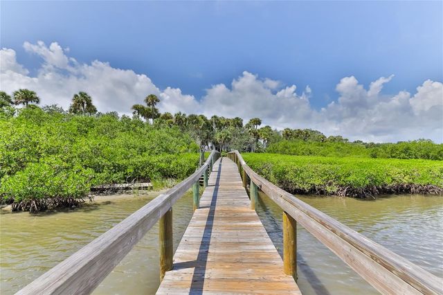 522 STARBOARD AVENUE, Edgewater, FL 32141