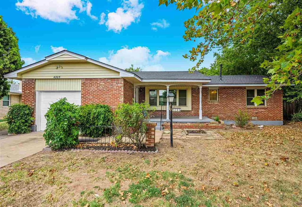 4205 NW Santa Fe Ave, Lawton, OK 73505