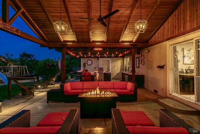 353 Patrick Ln, Windsor, CA 95492