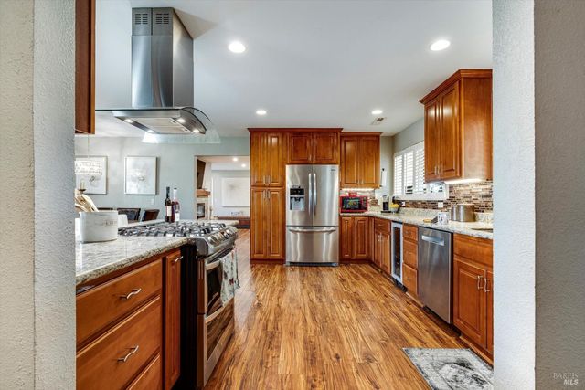 353 Patrick Ln, Windsor, CA 95492