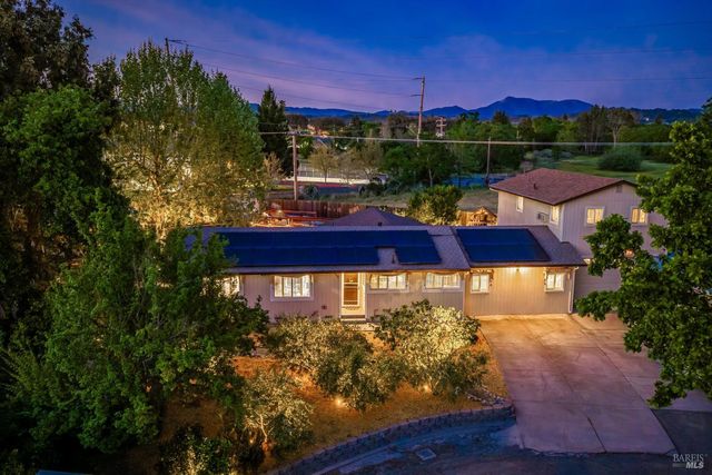 353 Patrick Ln, Windsor, CA 95492