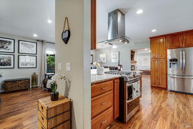 353 Patrick Ln, Windsor, CA 95492